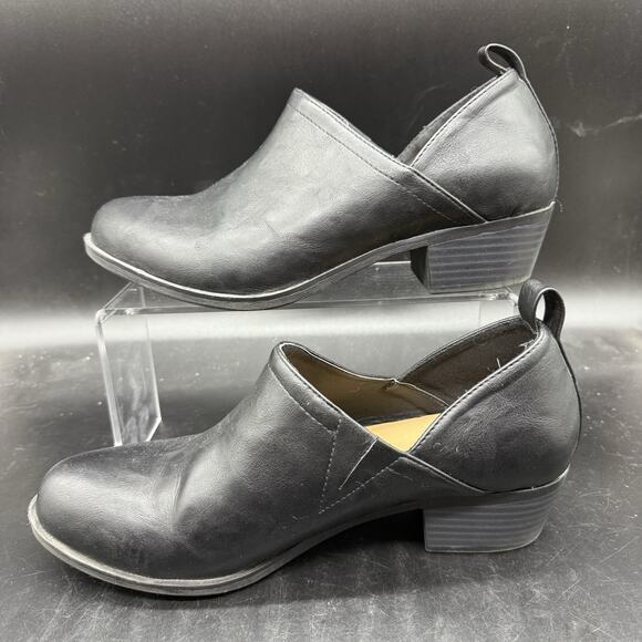 Torrid Womens Size 8.5 Black Low Cut Slip On Ankle Bootie Casual - Picture 2 of 7